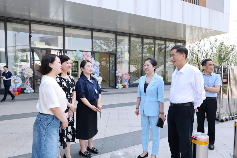 科教城领导开展“六一”儿童节走访慰问
